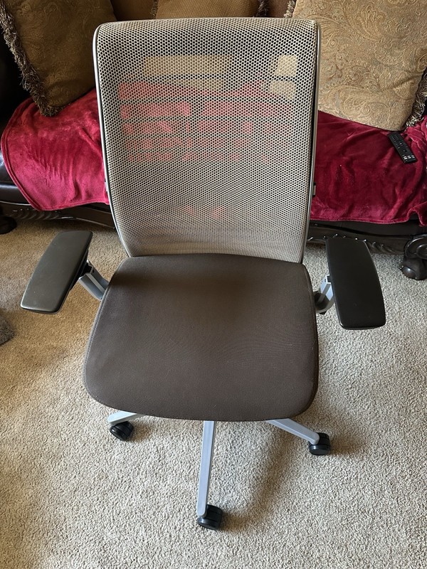 Preowned Steelcase Think Chair V.2