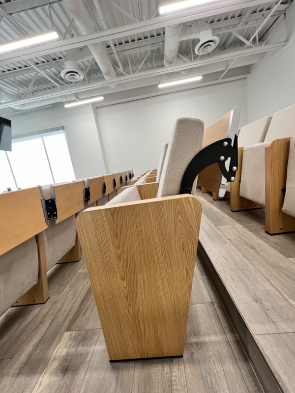 Lecture hall/auditorium seating: 43 folding seats with desks gallery