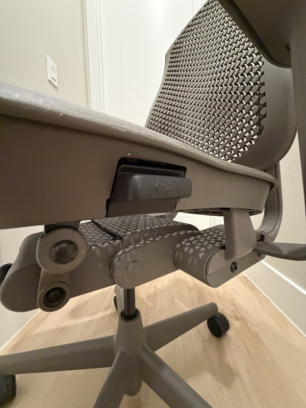 Herman Miller Celle Ergonomic Desk Chair Gray Excellent Condition 9.5/10 gallery