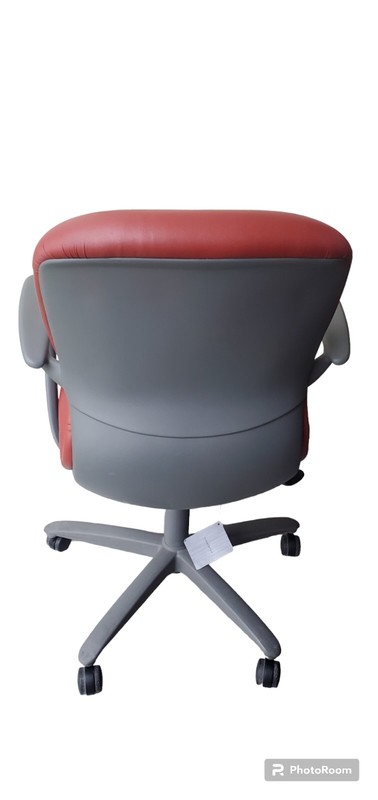 HAWORTH IMPROV SERIES CONFERENCE CHAIR BURNT ORANGE PRE-OWNED ($50 Shipping) gallery