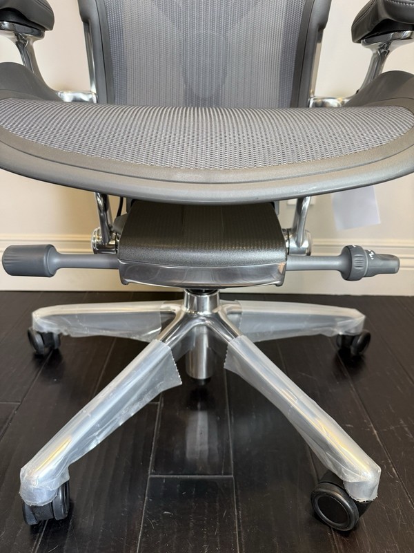 Herman Miller Aeron Office Chair - Size B - Graphite - Polished Aluminum gallery