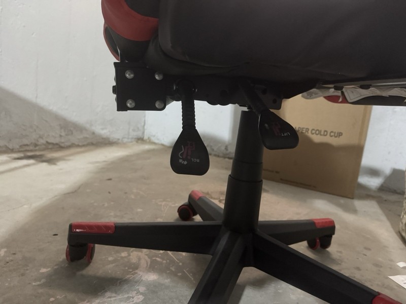 Red & Black Racing Style Computer Gaming Chair w/ Armrests & Casters gallery