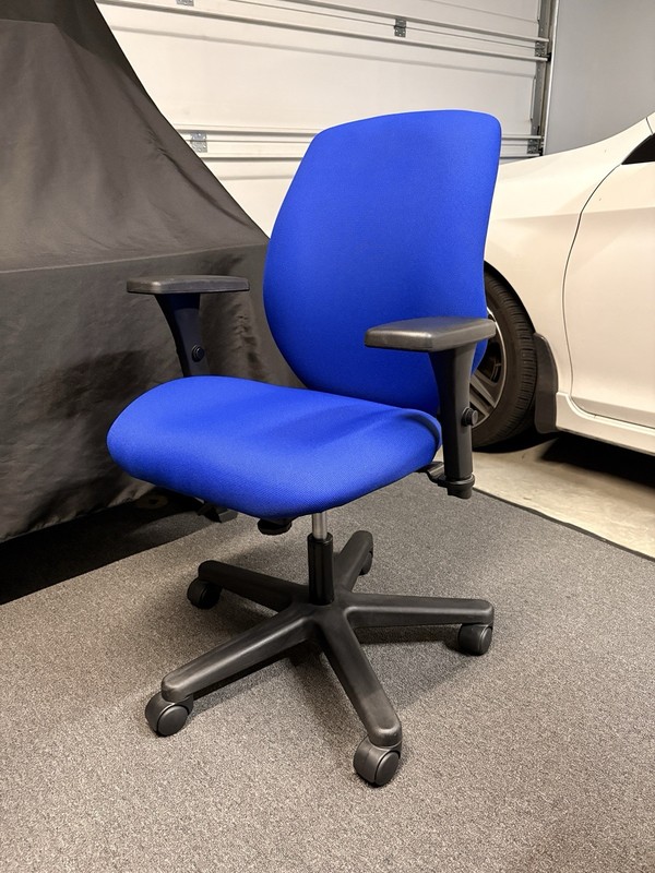 HON 7800 SERIES HIGH-PERFORMANCE ADJUSTABLE-BACK TASK CHAIR – Cobalt Blue