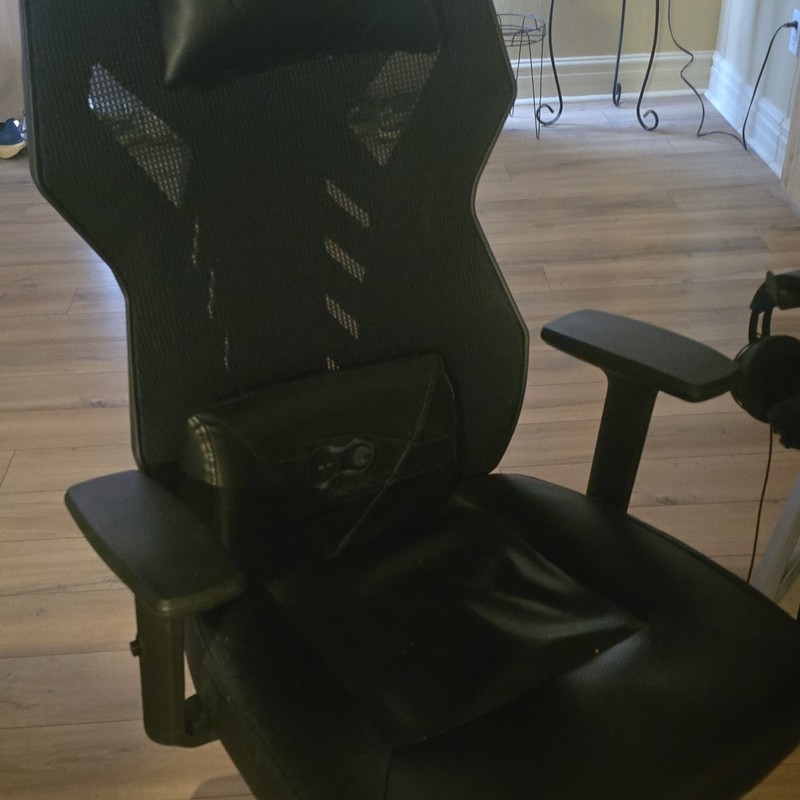 Black Mesh & Leather Gaming Chair w/ Headrest, Ergonomic, Adjustable Armrests