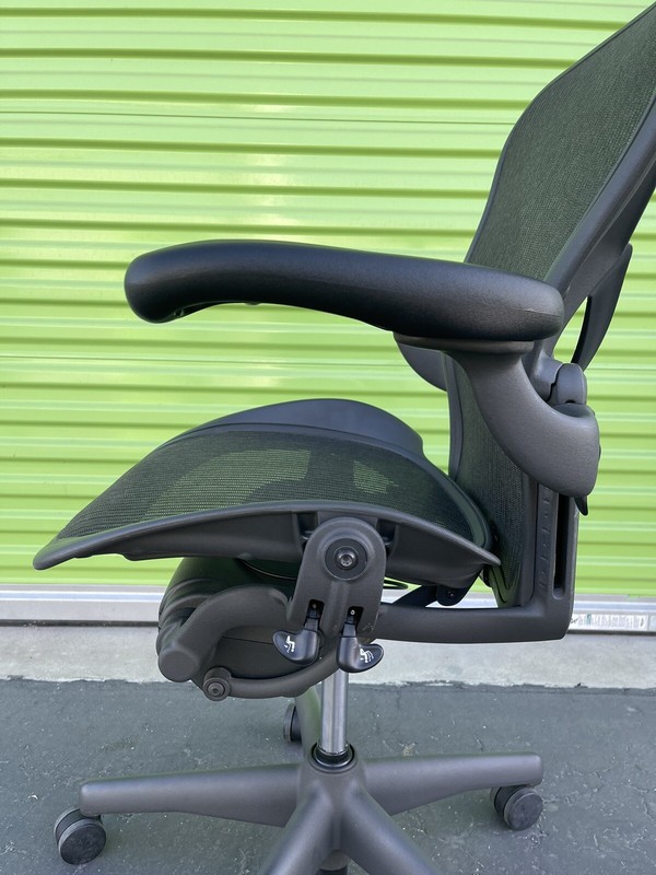 Herman Miller Aeron Size B fully Loaded With Posturefit gallery