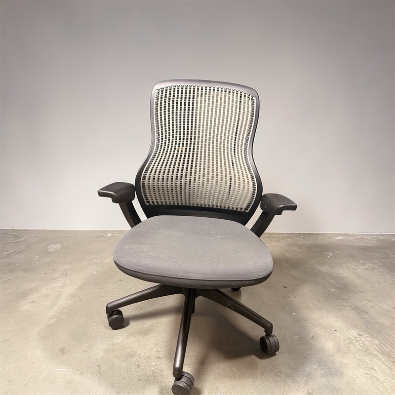 Knoll Regeneration Task Chair