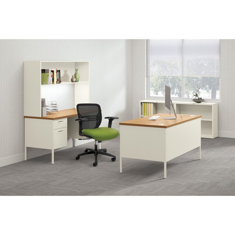 The Hon P3231CL Metro Classic Kneespace Credenza 60" Harvest/Putty gallery