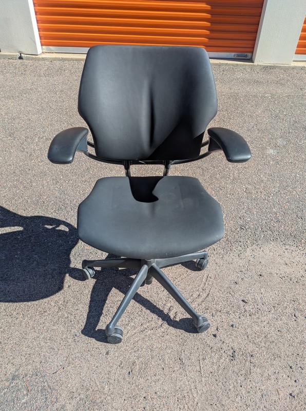 Humanscale Freedom Ergonomic Rolling Swivel Office Arm Chair