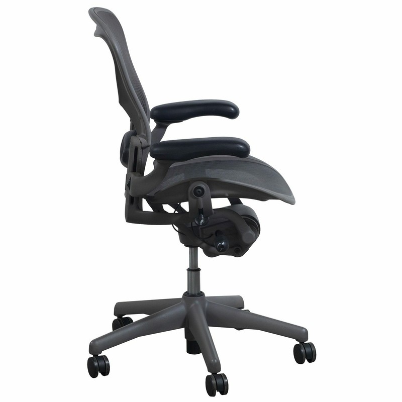 Herman Miller Aeron Mesh Office Desk Chair Medium Size B fully adjustable lumbar gallery