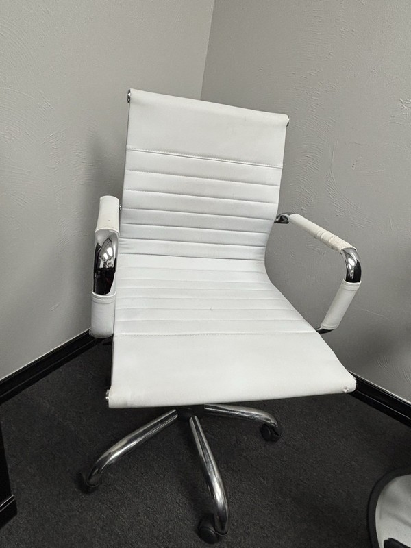 White Leather Office Chairs 3x Count $45 For Both Small $50 For Big One $125 All