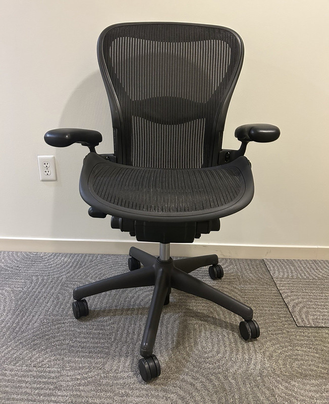 “Herman Miller Aeron Classic Chair Size B – Fully Adjustable – Black”