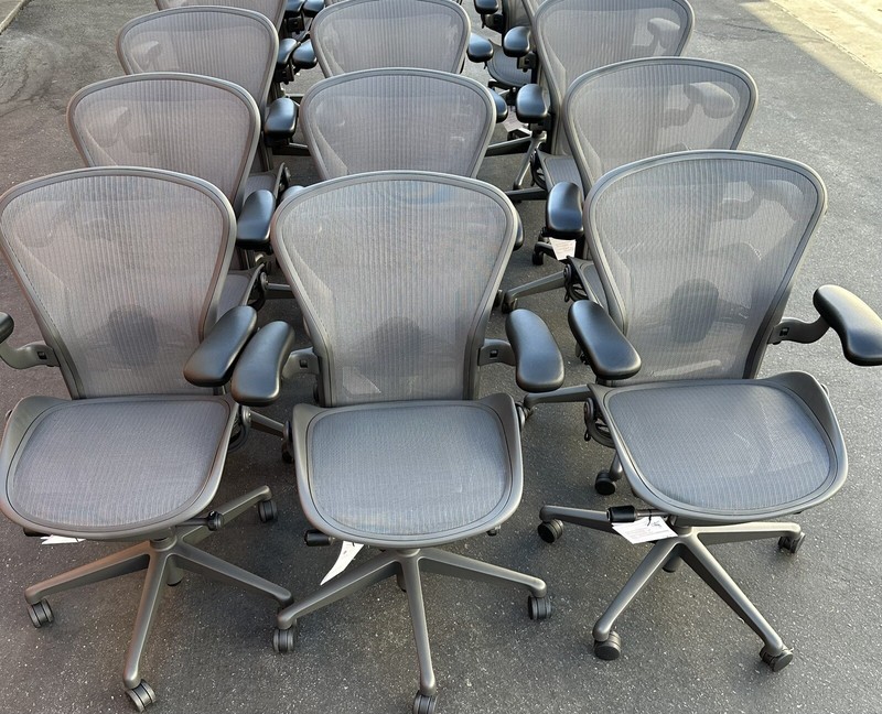HERMAN MILLER AERON CHAIR