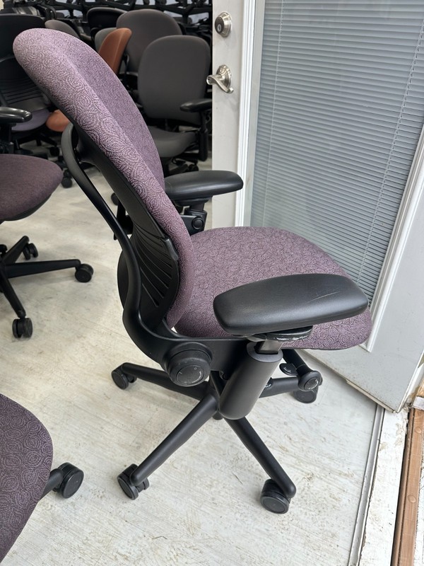 Steelcase V1 Ergonomic Chairs gallery