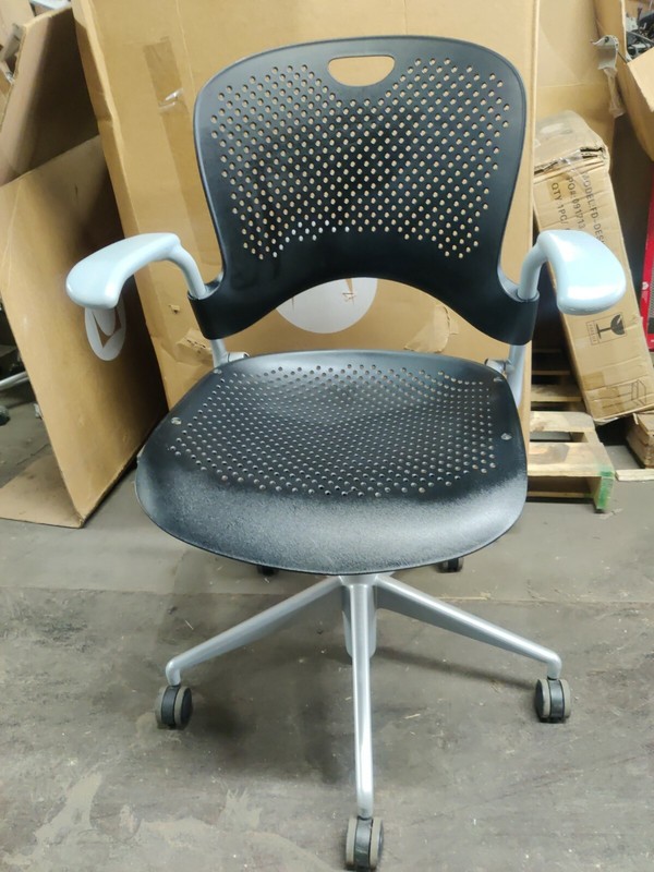 Herman Miller WC111 Caper Multipurpose Chair w/ Fixed Arms Black office desk