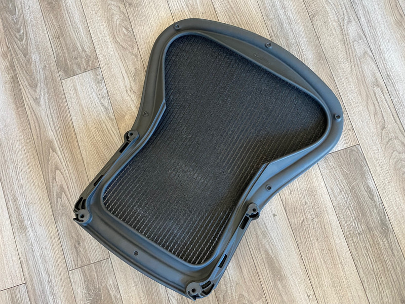 Herman Miller Aeron Chair Backrest 3D01 Graphite Medium Size B Classic Carbon gallery