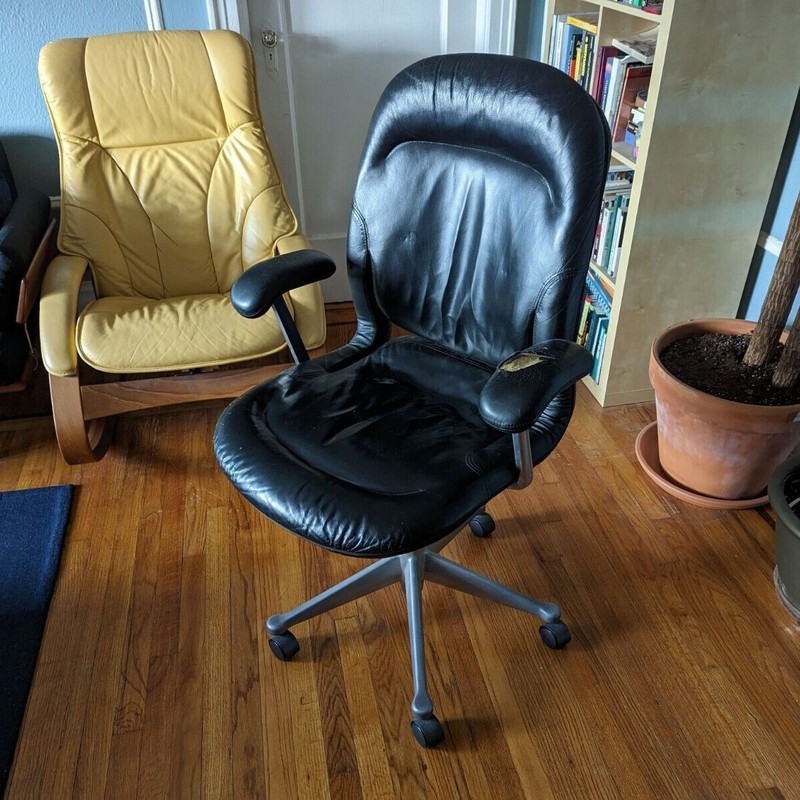 Vintage Herman Miller Equa Executive Desk Chair in Black Leather