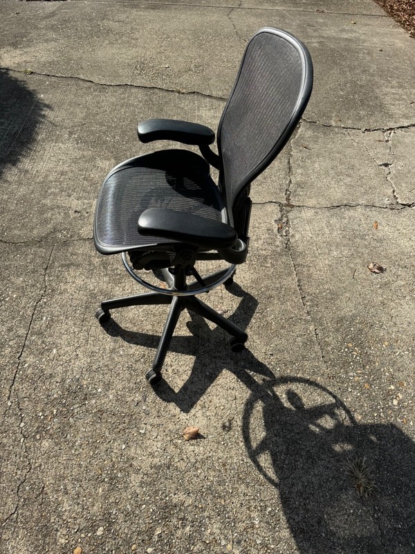 Herman Miller Aeron Remastered Chair – Size B Graphite Lumbar- Open Box –