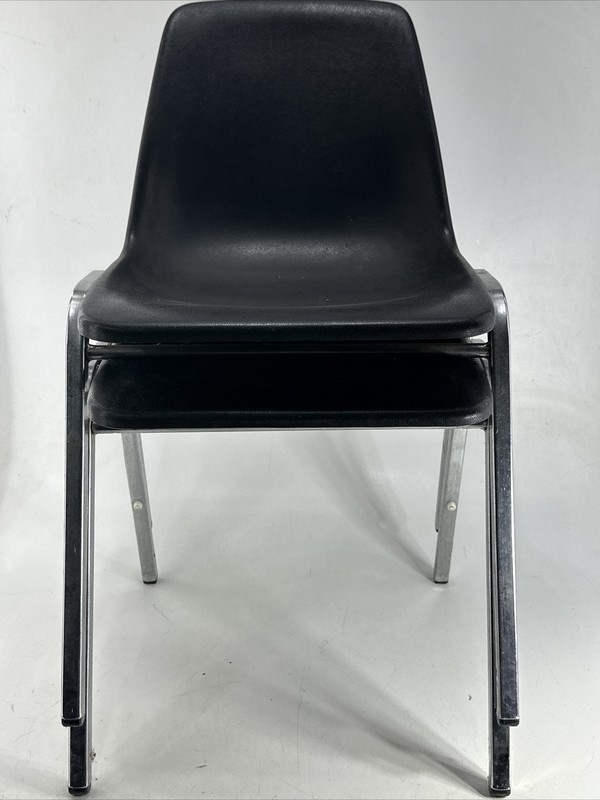 Lot of 2 Side / Stack plastic chairs Black by Samsonite