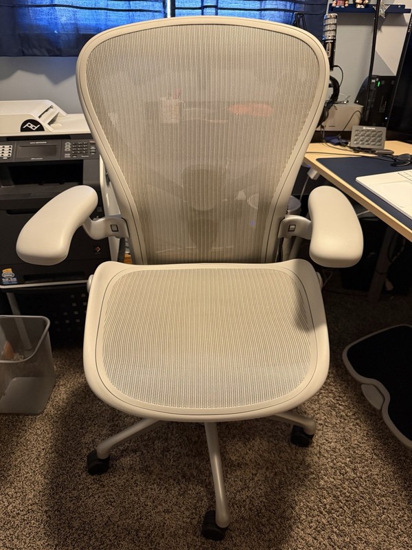 Herman Miller Aeron Remastered Size C Large Fully Loaded Mineral PostureFit SL