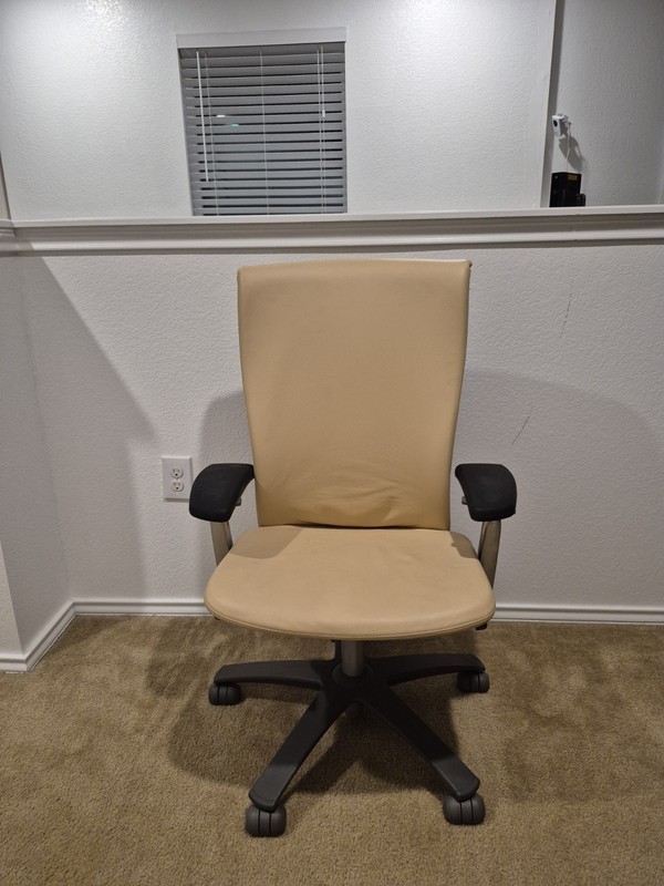 Knoll Life Office Desk Chair Beige Adjustable Arms Wheels Ergonomic Seating