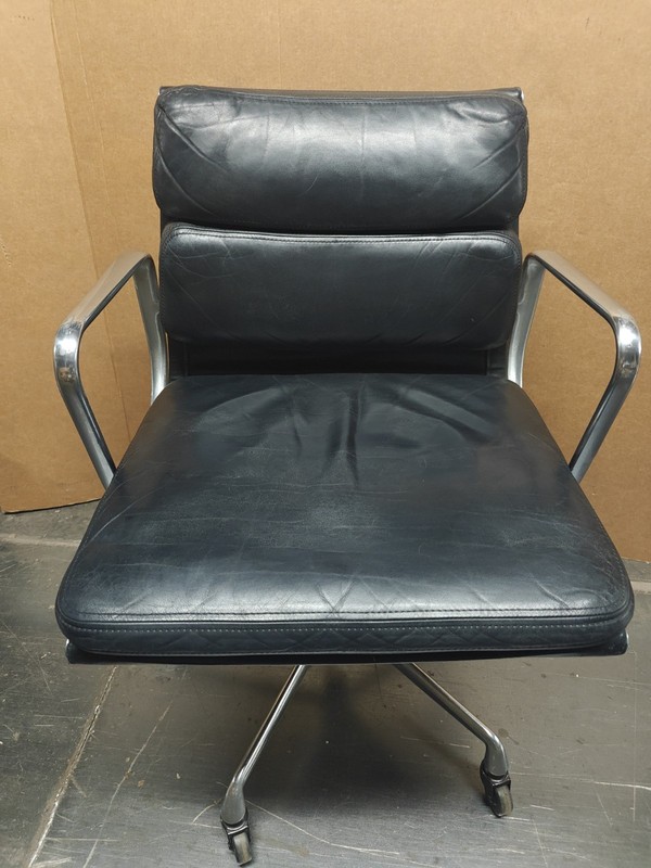 Authentic Herman Miller Eames Soft Pad Group Management Chair Black Leather EA43
