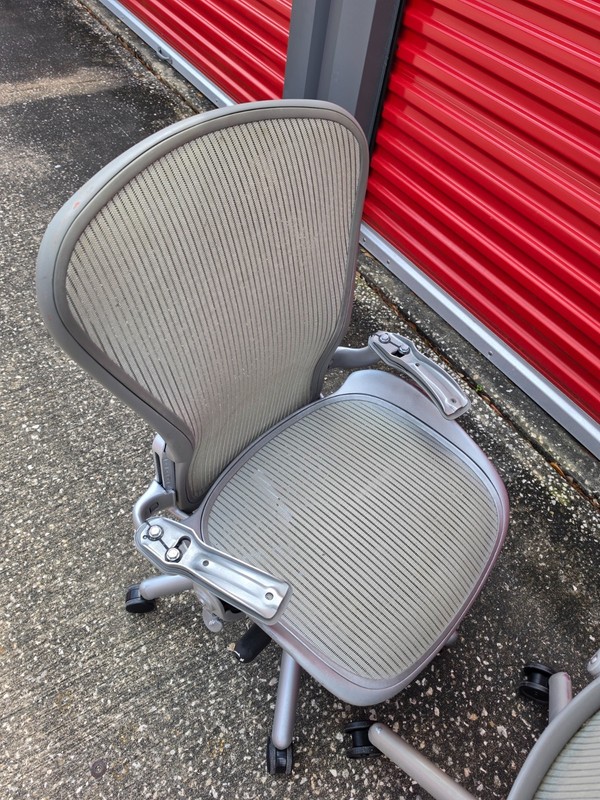 No Shipping Local Pickup Only Herman Miller Aeron Office Chairs (Three Size B) gallery