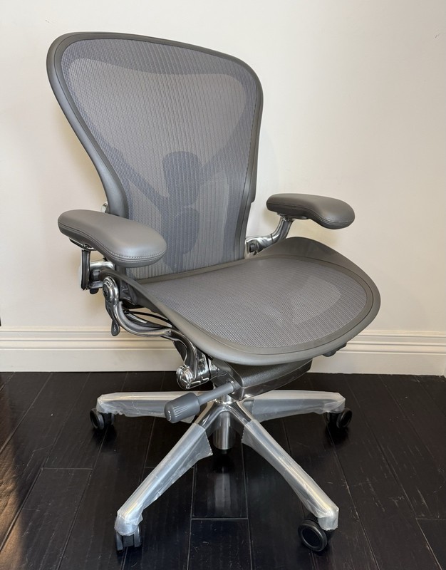Herman Miller Aeron Office Chair - Size B - Graphite - Polished Aluminum gallery