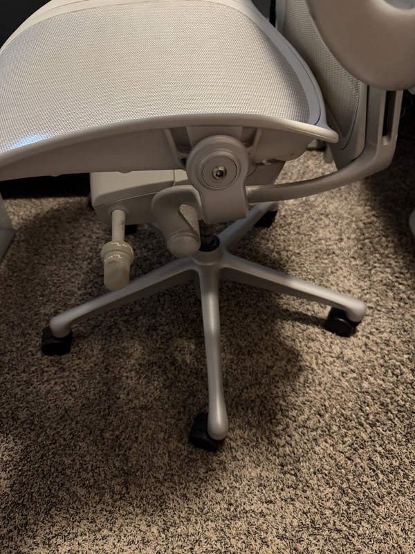 Herman Miller Aeron Remastered Size C Large Fully Loaded Mineral PostureFit SL gallery