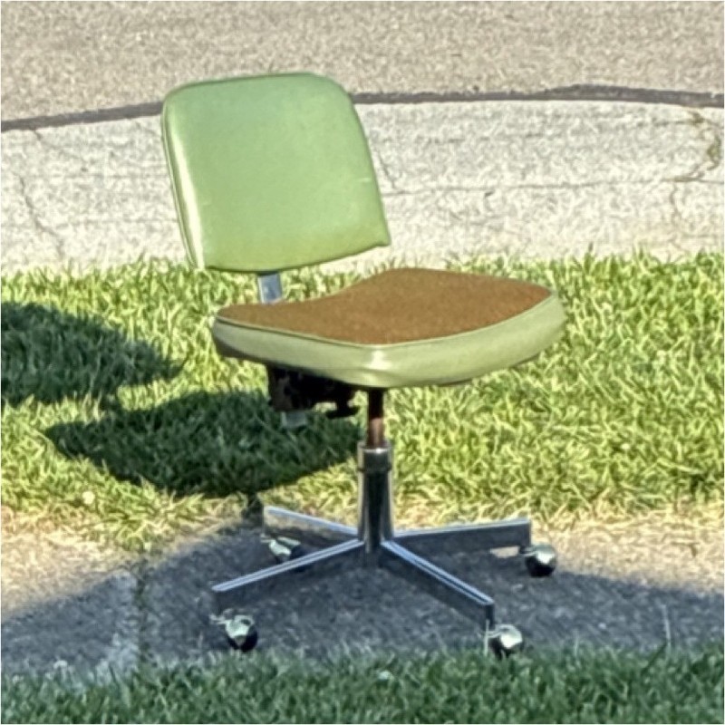 Green Vinyl Swivel Rolling Office/Desk Task Chair with Casters