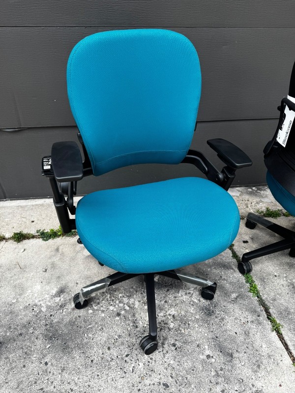 OPEN BOX SteelCase Leap plus Fully Adjustable Ergonomic Office chair (500 lbs)