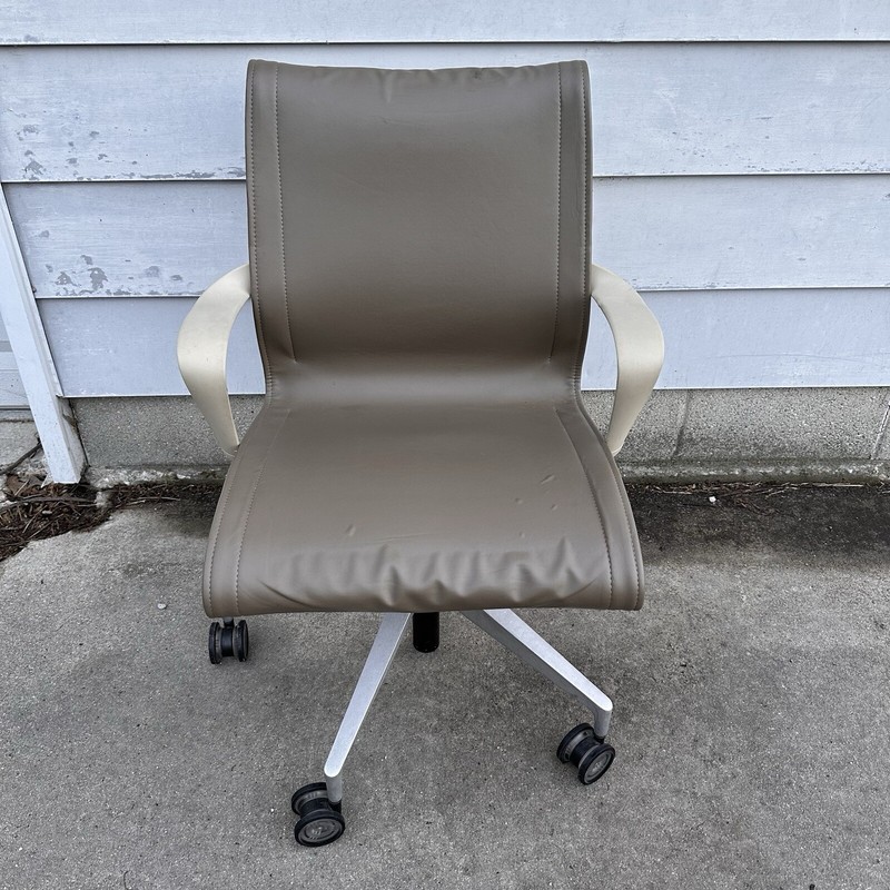 HERMAN MILLER Setu Tan Office Desk Chairs w/ Arm Rests