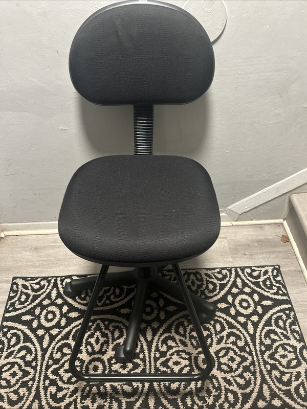 Small Office Chair. Simple basic & easy to move..