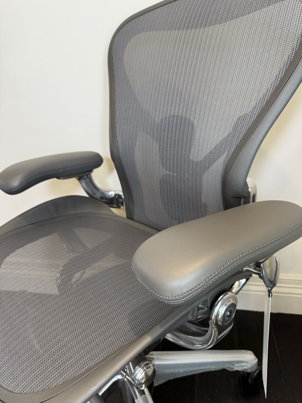 Herman Miller Aeron Office Chair - Size B - Graphite - Polished Aluminum gallery