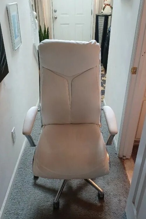 Comfortable & Stylish REALSPACE Executive Office / Gaming Chair gallery
