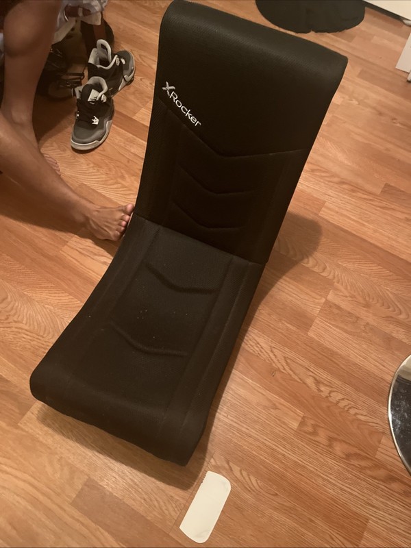 XRocker Gaming Chair with Built-In Speakers, No Cord, Led, Perfect Condition.