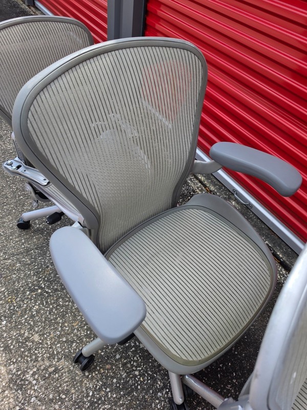 No Shipping Local Pickup Only Herman Miller Aeron Office Chairs (Three Size B) gallery