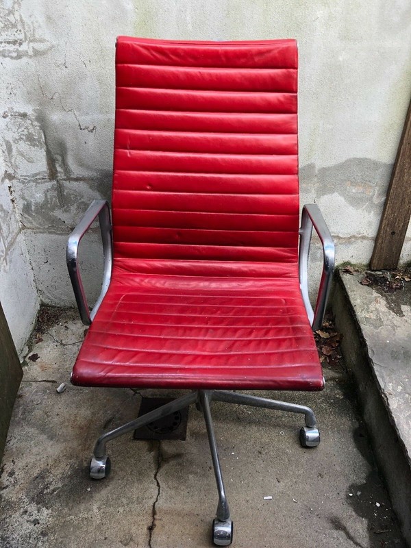 Eames Aluminum Group Executive Chair - EA337