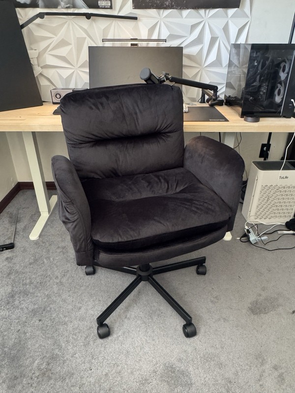 Ergonomic Cross-Legged Office Chair with Flip-Up Arms, Swivel Wheels
