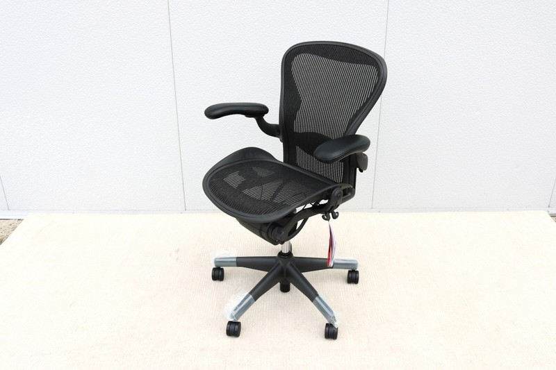 Herman Miller Aeron Chair Size B Fully Adjustable Brand New, Carbon Mesh Fabric gallery
