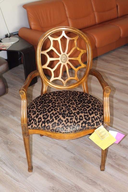 Best Furniture Accent Chair in Onyx (Animal Print) with Walnut-Esq Wood