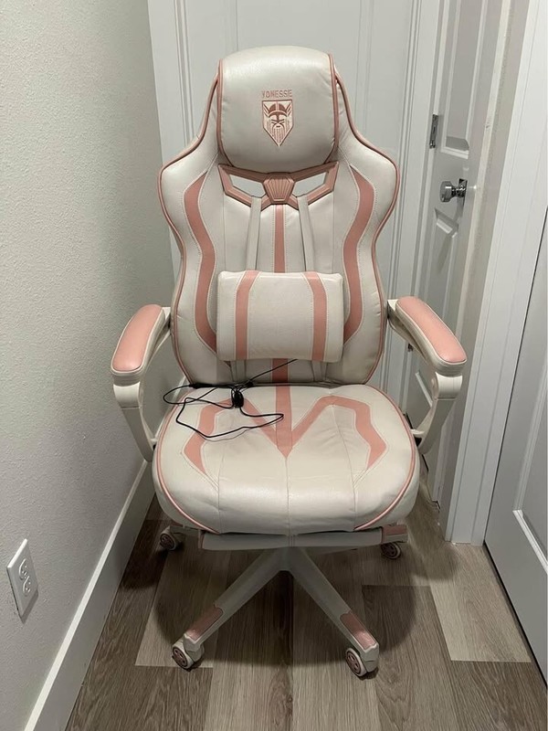 Vonesse Pink & White Gaming Office Chair w/Foldout Footrest & Lumbar Massage