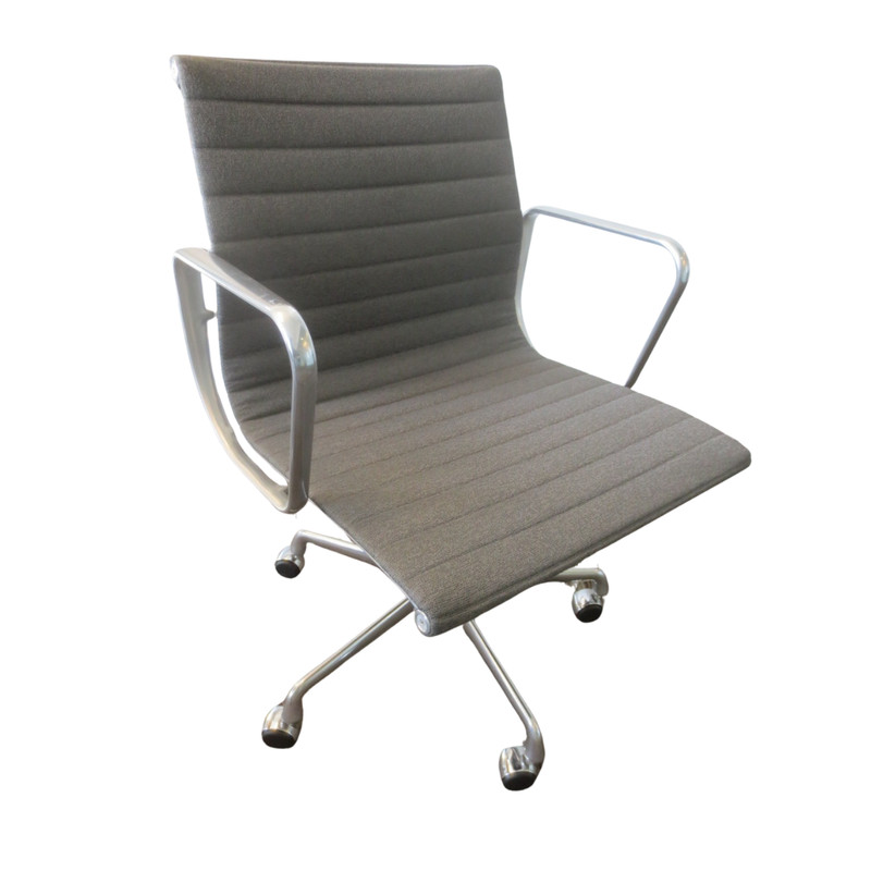 Herman Miller Eames Aluminum Group Management Chair in Charcoal Fabric