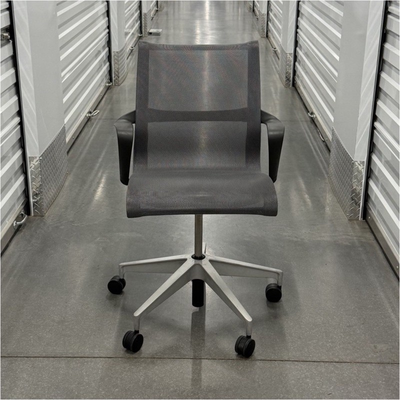 Herman Miller Setu | Graphite | Aluminum Base | 9.5/10 | Free Shipping